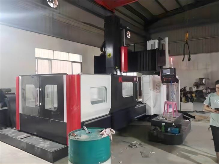 مركز تصنيع عمودي مزدوج العمود