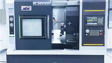 مركز الخراطة والطحن باستخدام الحاسب الآلي